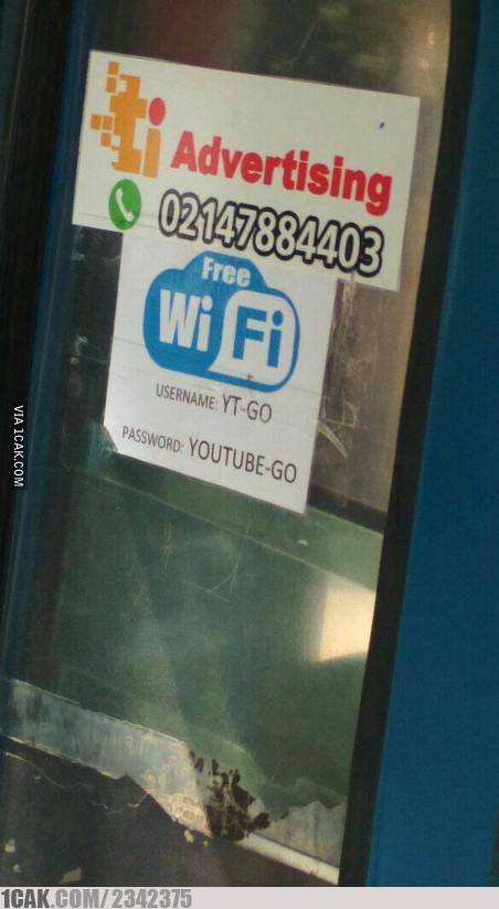 Gaya & Printilan Unik Di Angkot Yang Bikin Kamu Geleng-Geleng